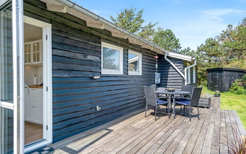 Tuke - 400M from the Sea: Architecture, Toit, Domicile, Composite, Daylighting, Siding, Allée