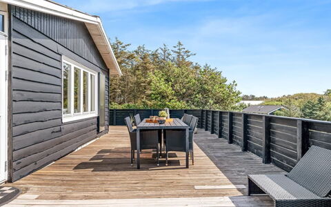 Tuke - 400M from the Sea: Architecture, Toit, Domicile, Composite, Daylighting, Siding, Allée