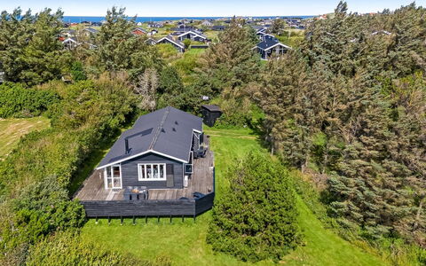 Tuke - 400M from the Sea: Architecture, Toit, Domicile, Composite, Daylighting, Siding, Allée
