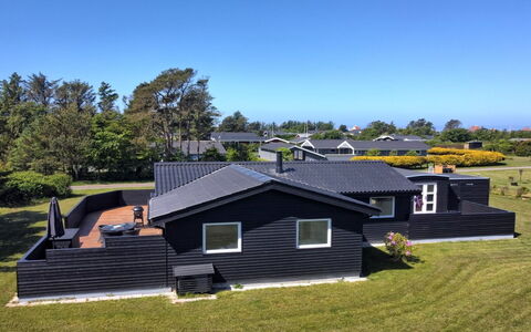 Kamp - 700M from the Sea: Bois, Domicile, Porche, Plate-Forme, Dur, Toit, Tache De Bois, Parquet, Eco Hôtel