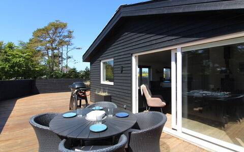 Kamp - 700M from the Sea: Bois, Domicile, Porche, Plate-Forme, Dur, Toit, Tache De Bois, Parquet, Eco Hôtel