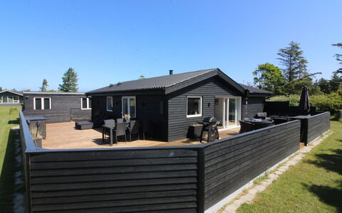 Kamp - 700M from the Sea: Bois, Domicile, Porche, Plate-Forme, Dur, Toit, Tache De Bois, Parquet, Eco Hôtel