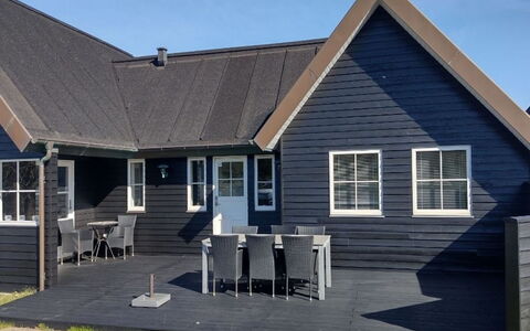 Galin - 200M from the Sea: Appartement, Ombre, Balcon, Chaise, Clôture, Mobilier De Jardin, Aluminium, Gazon Artificiel