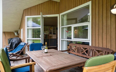Loreia - 200M from the Sea: Piscine, Mobilier De Jardin, Meubles, Recours, Dalle, Eco Hôtel, Ombre, Chaise, Loisir, Biens