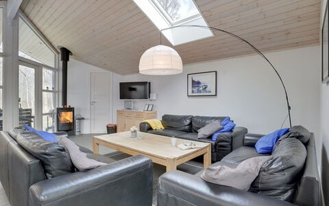 Nyalle - 1.3Km from the Sea: Herbe, Maison, Toit, Domicile, Chalet, Arbuste, Lot Terre, Zone Rurale, Ferme, Couverture De Sol