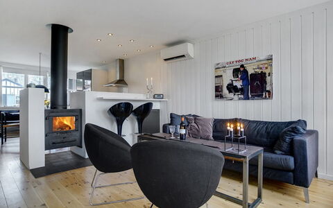Elfride - 200M from the Sea: Piscine, Mobilier De Jardin, Meubles, Recours, Dalle, Eco Hôtel, Ombre, Chaise, Loisir, Biens