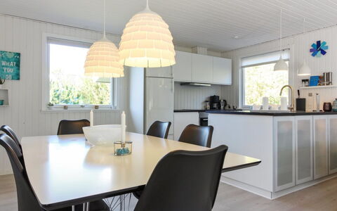 Touko - 850M from the Sea: Herbe, Maison, Toit, Domicile, Chalet, Arbuste, Lot Terre, Zone Rurale, Ferme, Couverture De Sol