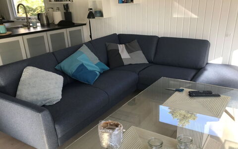 Touko - 850M from the Sea: Herbe, Maison, Toit, Domicile, Chalet, Arbuste, Lot Terre, Zone Rurale, Ferme, Couverture De Sol