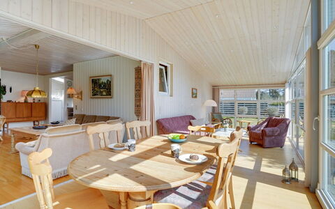 Sanna - 330M from the Sea: Herbe, Maison, Toit, Domicile, Chalet, Arbuste, Lot Terre, Zone Rurale, Ferme, Couverture De Sol