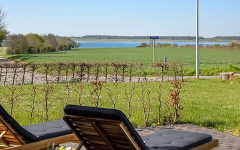 Ermelinda - 900M to the Fjord: Toit, Maison, Domicile, Chalet, Siding, Biens, Allée, Batiments Jardin, Cour, Cabanon