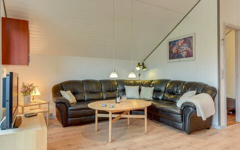 Tican - 400M from the Sea: Bois, Plafond, Design Intérieur, Meubles, Canapé, Sol, Sol, Salon, Pièce