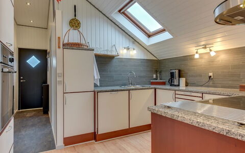 Tican - 400M from the Sea: Cuisine, Sol, Design Intérieur, Comptoir, Sol, Bois, Plafond, Luminaire, Meubles, Principaux Appliance