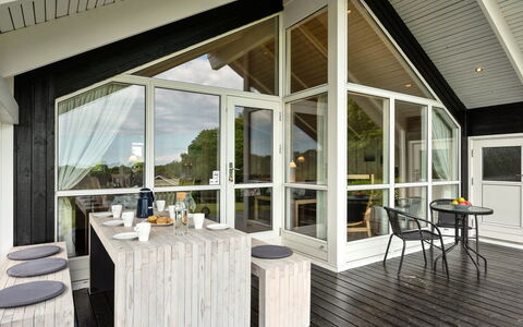 Sulo - 500M from the Sea: Maison, Domicile, Toit, Zone Résidentielle, Chalet, Biens, Ferme, Pelouse, Aménagement Paysager, Siding