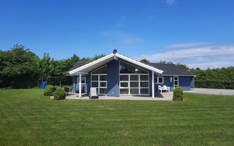 Toja - 700M from the Sea: Herbe, Maison, Toit, Chalet, Domicile, Arbuste, Ferme, Lot Terre, Zone Rurale