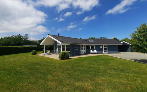 Toja - 700M from the Sea: Herbe, Maison, Toit, Chalet, Domicile, Arbuste, Ferme, Lot Terre, Zone Rurale