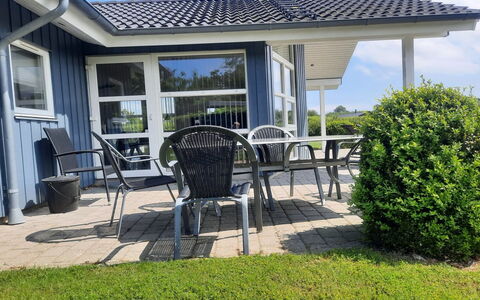 Toja - 700M from the Sea: Herbe, Maison, Toit, Chalet, Domicile, Arbuste, Ferme, Lot Terre, Zone Rurale