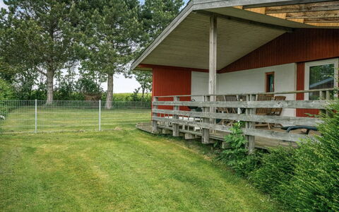 Thorwer - 250M from the Sea: Herbe, Maison, Toit, Chalet, Domicile, Arbuste, Ferme, Lot Terre, Zone Rurale