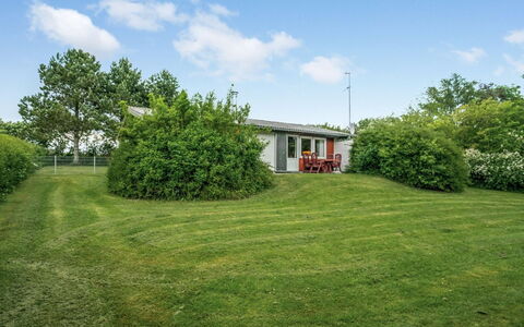 Thorwer - 250M from the Sea: Herbe, Maison, Toit, Chalet, Domicile, Arbuste, Ferme, Lot Terre, Zone Rurale