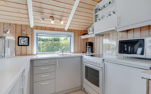 Jarmericus - 300M from the Sea: Bois, Cuisine, Sol, Comptoir, Plafond, Domicile, Sol, Appareil De Cuisine, Principaux Appliance, Tache De Bois