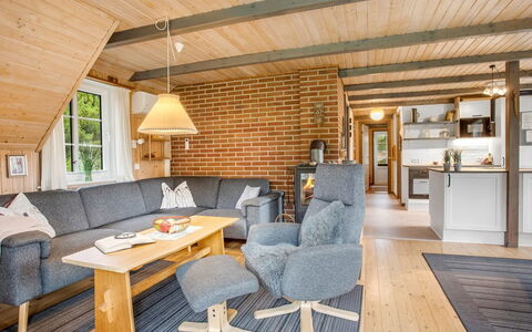 Hakun - 4Km from the Sea: Bois, Meubles, Chalet, Plafond, Chaise, Dur, Salon, Canapé, Tache De Bois, Cabane En Rondins