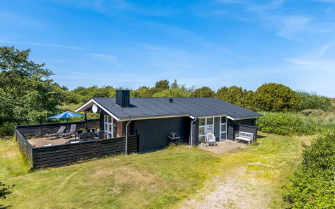 Denisa - 2.3Km from the Sea: Herbe, Maison, Toit, Domicile, Chalet, Arbuste, Lot Terre, Zone Rurale, Ferme, Couverture De Sol
