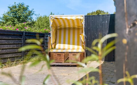 Denisa - 2.3Km from the Sea: Herbe, Maison, Toit, Domicile, Chalet, Arbuste, Lot Terre, Zone Rurale, Ferme, Couverture De Sol