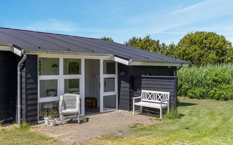 Denisa - 2.3Km from the Sea: Herbe, Maison, Toit, Domicile, Chalet, Arbuste, Lot Terre, Zone Rurale, Ferme, Couverture De Sol