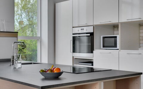 Henrieta - 4Km from the Sea: Cuisine, Comptoir, Meubles, Appareil De Cuisine, Cabinetry, Design Intérieur, Principaux Appliance, Électroménager, Sol, Domicile