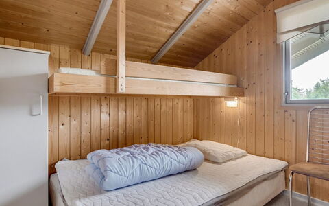 Bryniulf - 1.8Km from the Sea: Mur, Chambre, Design Intérieur, Bois, Lit, Plafond, Sol, Sol, Drap De Lit, Literie
