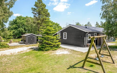 Riekje - 2.3Km from the Sea: Toit, Maison, Domicile, Chalet, Porte, Siding, Plate-Forme, Porche, Planche, Dur