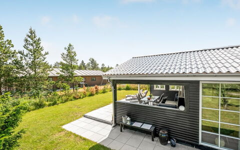 Riekje - 2.3Km from the Sea: Toit, Maison, Domicile, Chalet, Porte, Siding, Plate-Forme, Porche, Planche, Dur