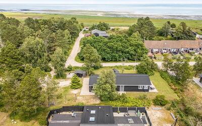 Riekje - 2.3Km from the Sea
