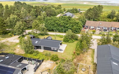 Riekje - 2.3Km from the Sea
