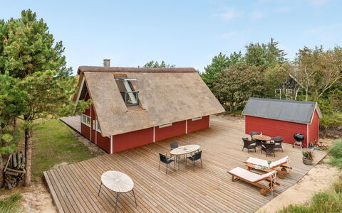 Merta: Arbuste, Design Urbain, Couverture De Sol, Brique, Appartement, Biens, Brickwork, Balcon, Aménagement Paysager