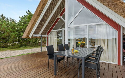 Merta: Arbuste, Design Urbain, Couverture De Sol, Brique, Appartement, Biens, Brickwork, Balcon, Aménagement Paysager