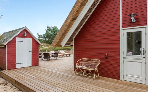 Merta: Arbuste, Design Urbain, Couverture De Sol, Brique, Appartement, Biens, Brickwork, Balcon, Aménagement Paysager