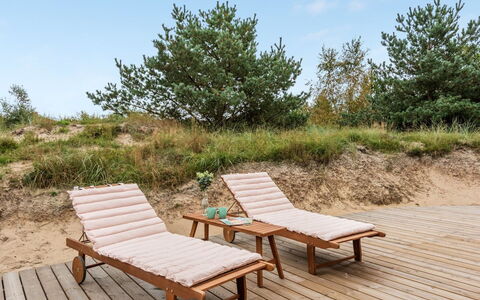 Merta: Arbuste, Design Urbain, Couverture De Sol, Brique, Appartement, Biens, Brickwork, Balcon, Aménagement Paysager
