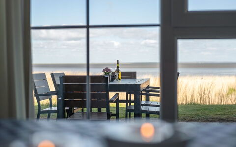 Deljan - 3.5Km from the Sea: Meubles, Mer, Horizon, Table, Chaise, Océan, Cotiers Et Relief Océaniques, Côte, Mobilier De Jardin, Lumière Du Soleil