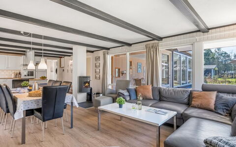 Yall - 1Km from the Sea: Bois, Design Intérieur, Canapé, Sol, Plafond, Sol, Parquet, Meubles, Salon, Domicile