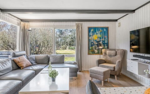 Yall - 1Km from the Sea: Design Intérieur, Meubles, Canapé, Sol, Bois, Sol, Plafond, Salon, Domicile, Pièce