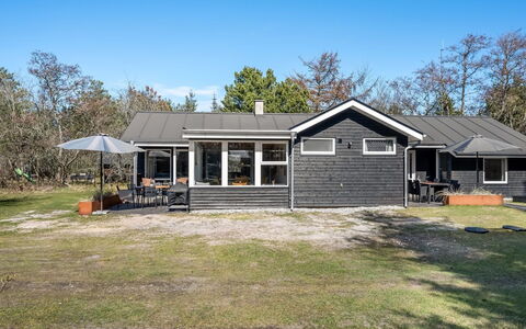 Yall - 1Km from the Sea: Bois, Toit, Architecture, Domicile, Maison, Chalet, Siding, Dur, Pente, Biens