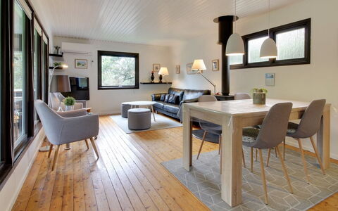 Hannu - 900M from the Sea: Meubles, Design Intérieur, Sol, Bois, Sol, Canapé, Salon, Plafond, Parquet, Pièce