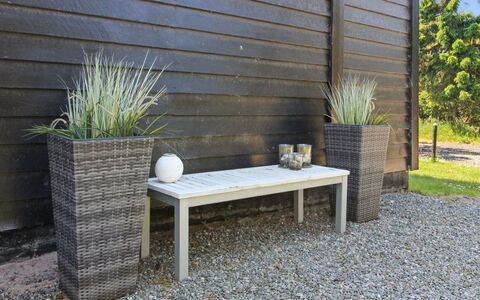 Hannu - 900M from the Sea: Pot De Fleur, Mobilier De Jardin, Jardin, Dur, Planche, Plante D'Appartement, Herbe