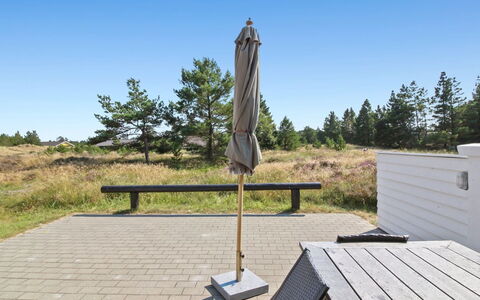 Gerdis - 1.6Km from the Sea: Architecture, Toit, Domicile, Composite, Daylighting, Siding, Allée