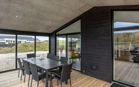 Birger - 300M from the Sea: Arbuste, Design Urbain, Couverture De Sol, Brique, Appartement, Biens, Brickwork, Balcon, Aménagement Paysager