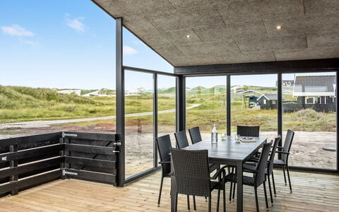 Birger - 300M from the Sea: Arbuste, Design Urbain, Couverture De Sol, Brique, Appartement, Biens, Brickwork, Balcon, Aménagement Paysager
