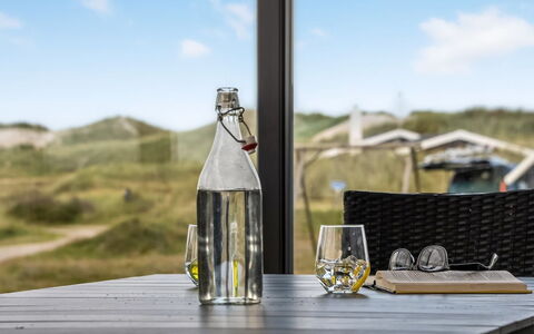 Birger - 300M from the Sea: Arbuste, Design Urbain, Couverture De Sol, Brique, Appartement, Biens, Brickwork, Balcon, Aménagement Paysager