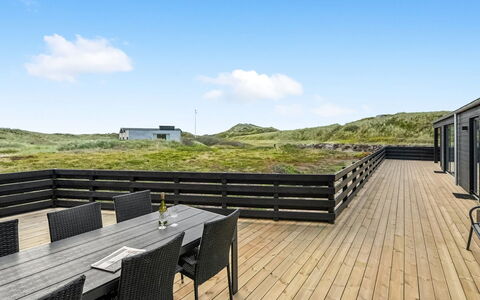 Birger - 300M from the Sea: Arbuste, Design Urbain, Couverture De Sol, Brique, Appartement, Biens, Brickwork, Balcon, Aménagement Paysager