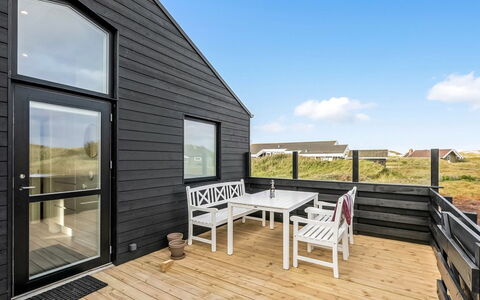 Birger - 300M from the Sea: Arbuste, Design Urbain, Couverture De Sol, Brique, Appartement, Biens, Brickwork, Balcon, Aménagement Paysager