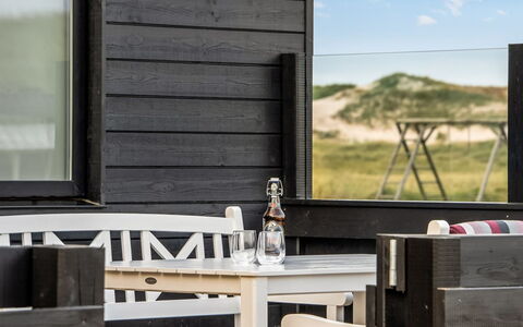 Birger - 300M from the Sea: Arbuste, Design Urbain, Couverture De Sol, Brique, Appartement, Biens, Brickwork, Balcon, Aménagement Paysager